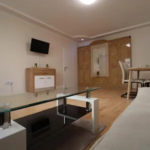 Apartamento Nettes Wohnapartment Nahe Prater, Viena