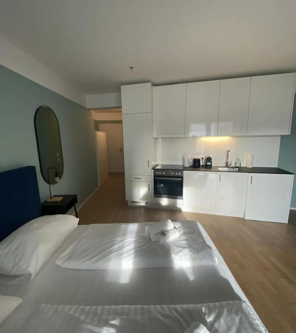 Decorous Cozy City View Suite Wiedeń