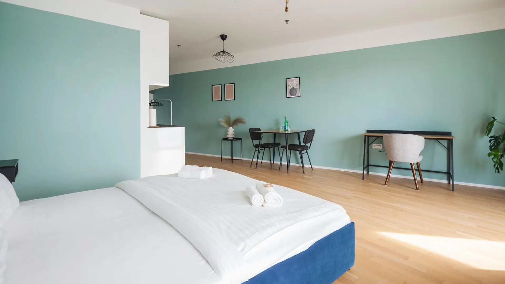 Decorous Cozy City View Suite Viena 0*,