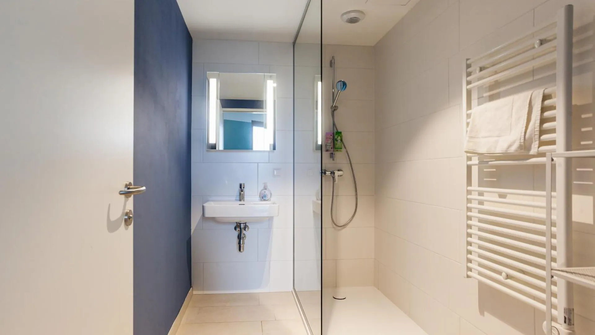 Decorous Cozy City View Suite Viena 0*,  Austria