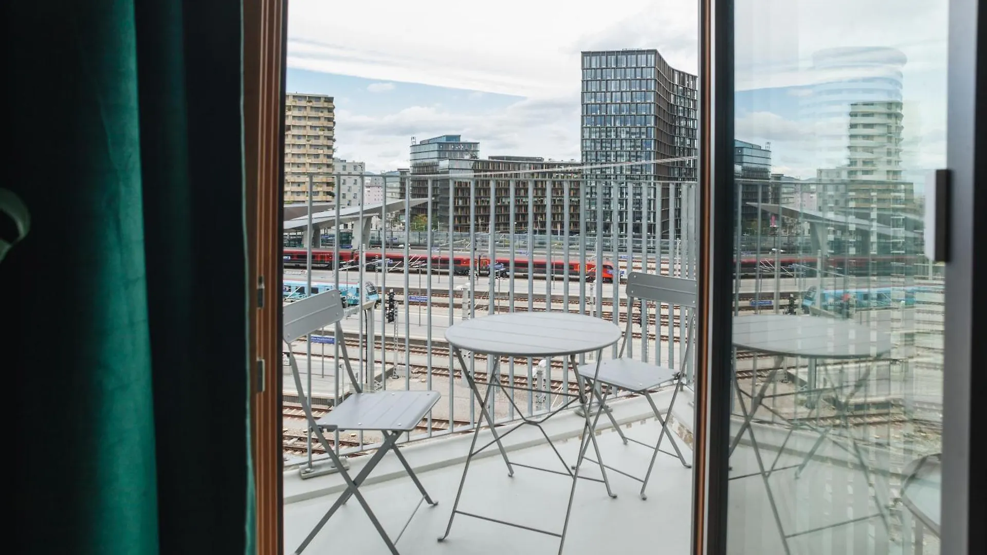 Decorous Cozy City View Suite Viena
