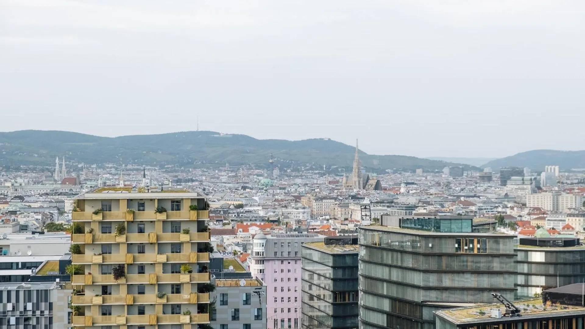 Decorous Cozy City View Suite Viena