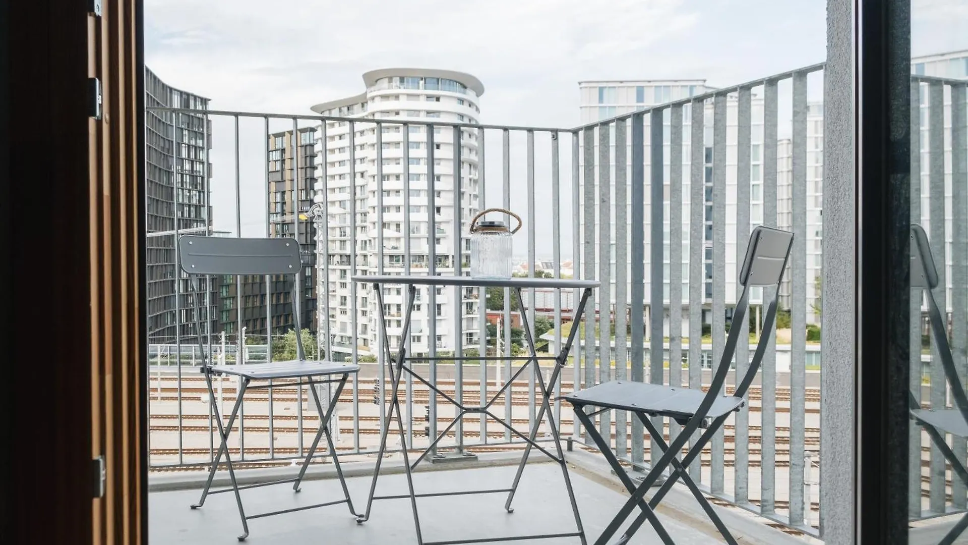 Decorous Cozy City View Suite Viena 0*,  Austria