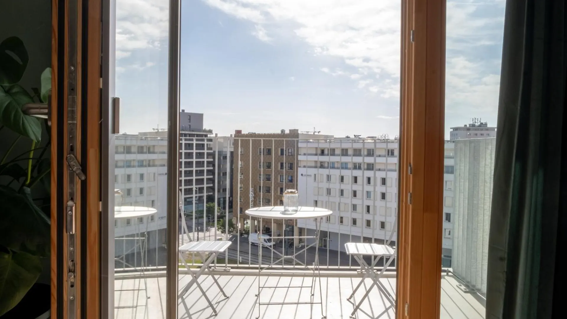 Decorous Cozy City View Suite Vienne
