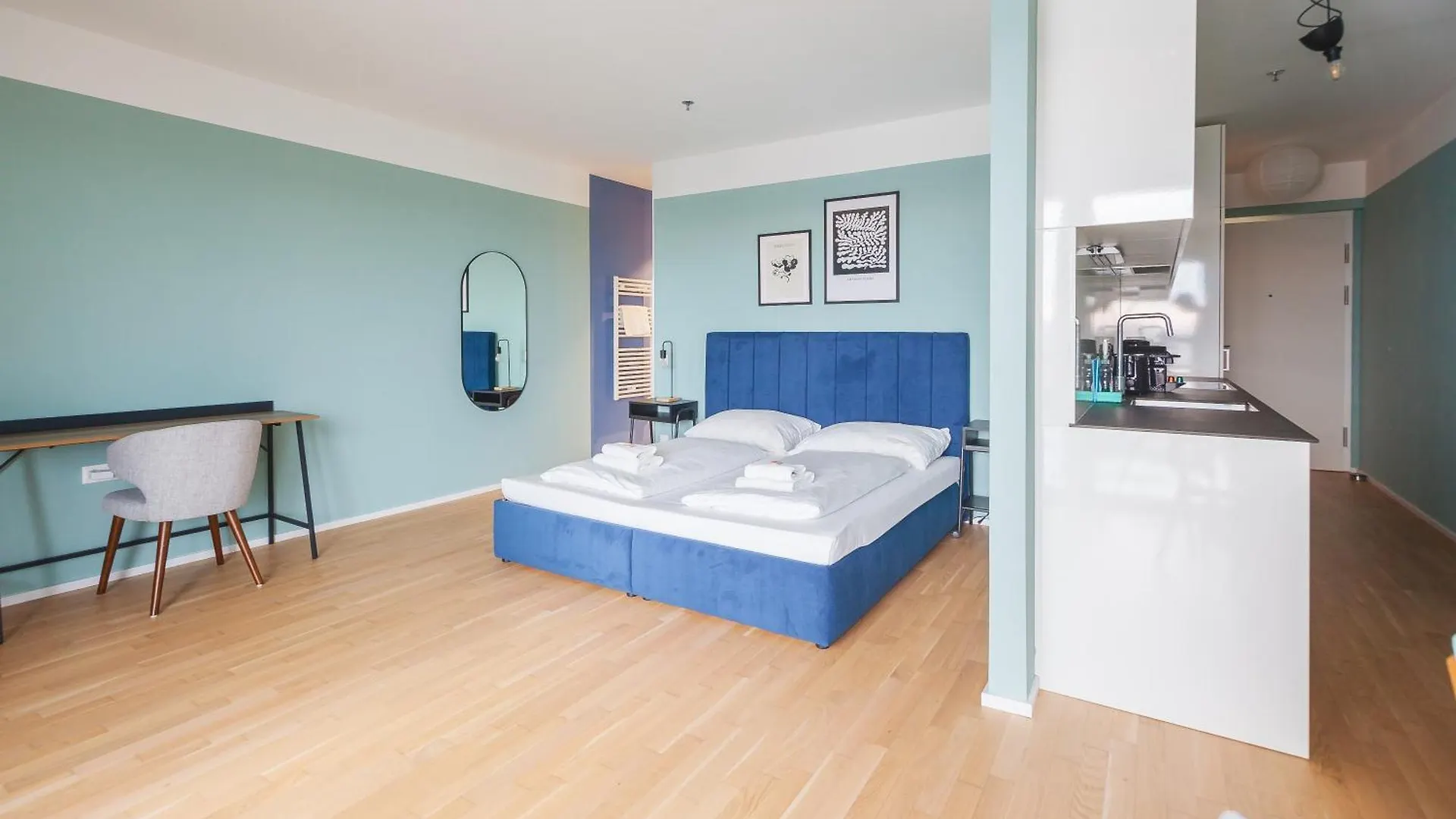 Decorous Cozy City View Suite Vienne