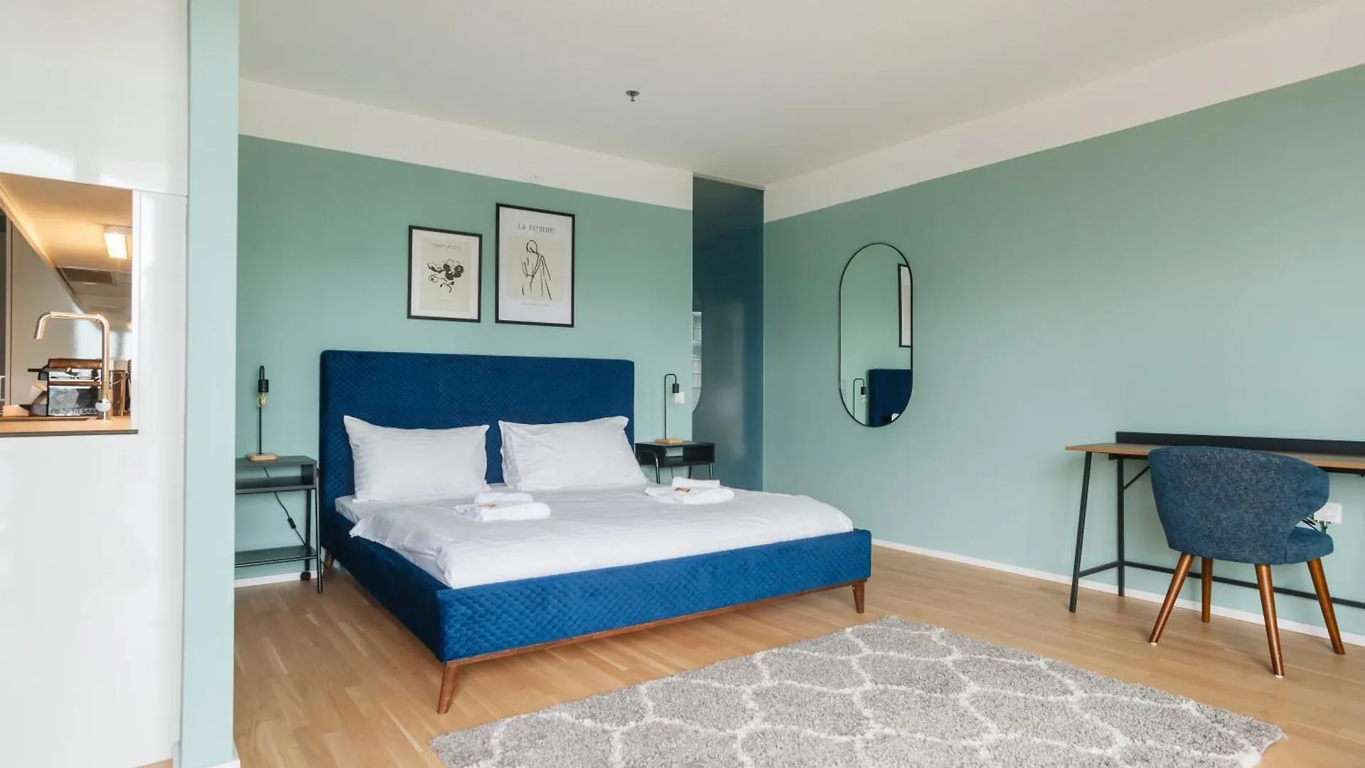 Decorous Cozy City View Suite Vienne