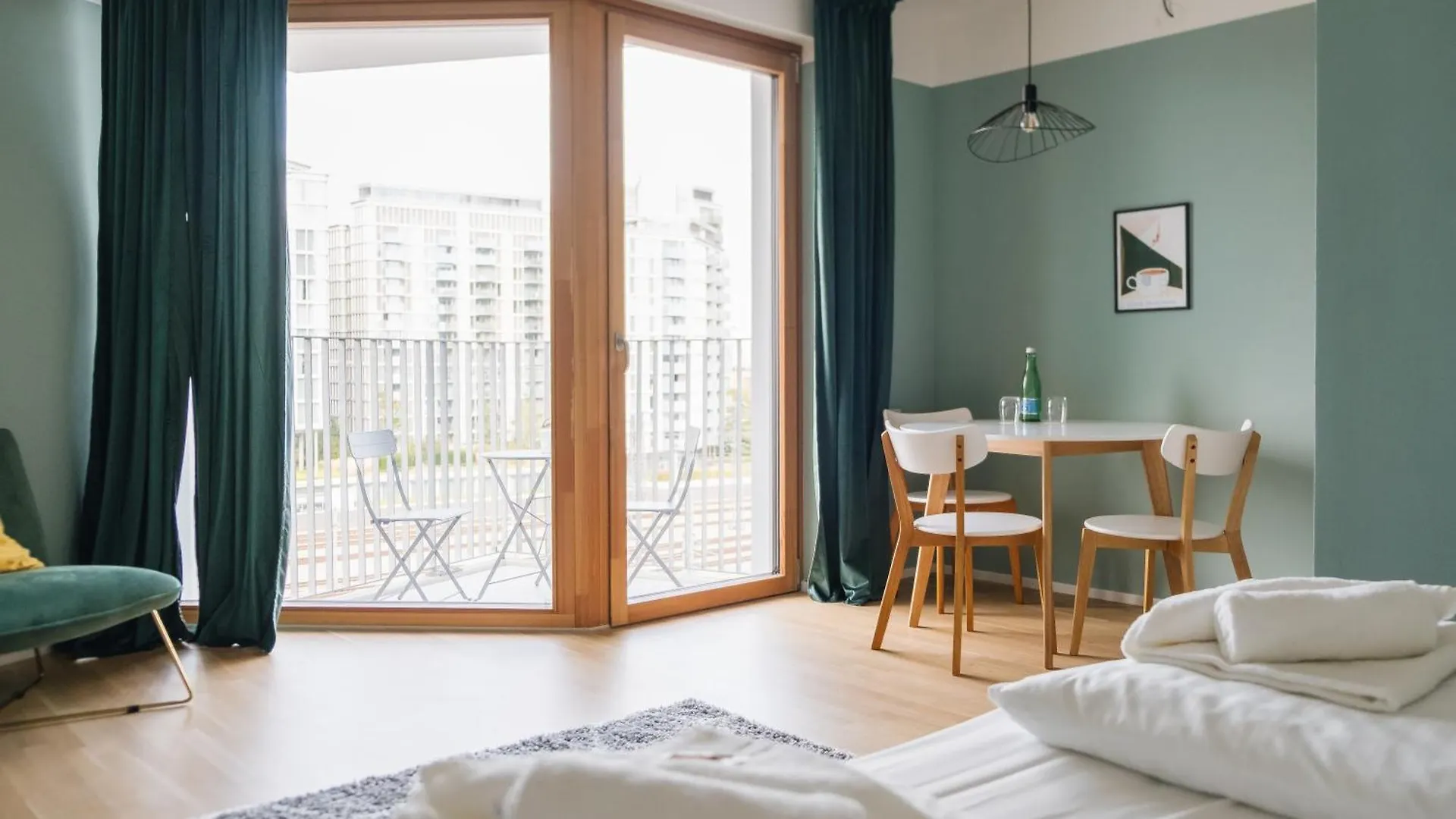 Decorous Cozy City View Suite Vienne