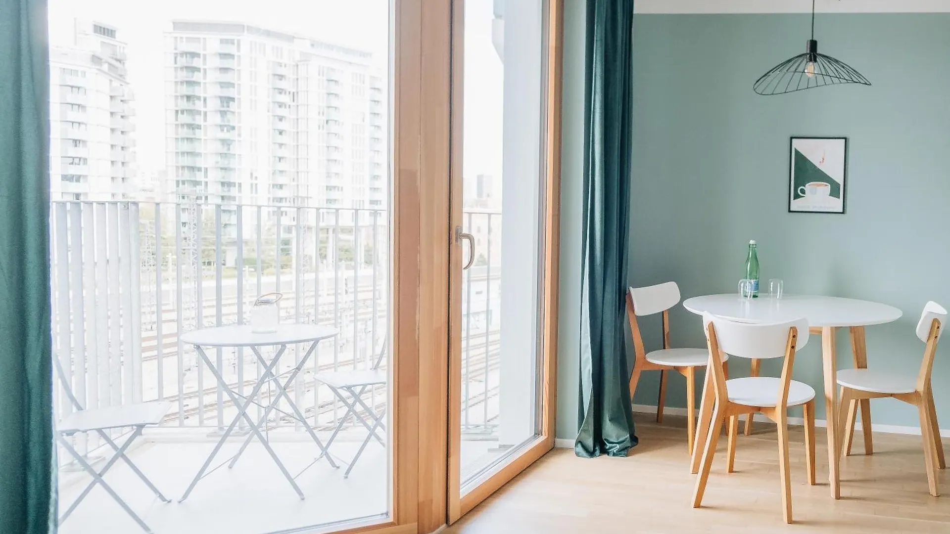 Decorous Cozy City View Suite Vienne